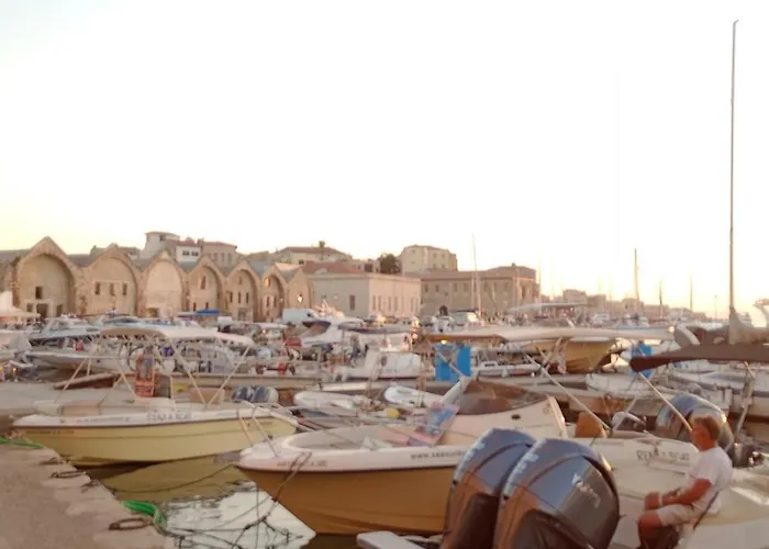 Ela Chania アパート