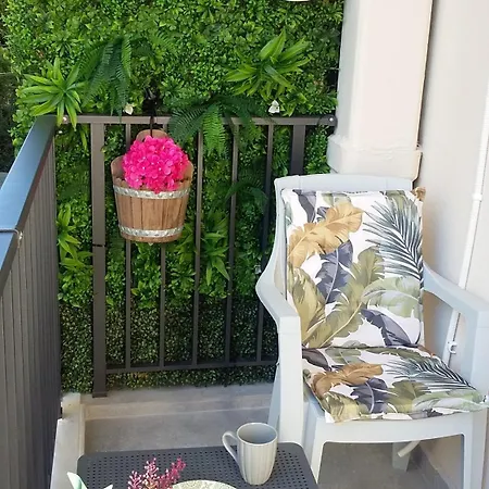 Ela Chania * 하니아